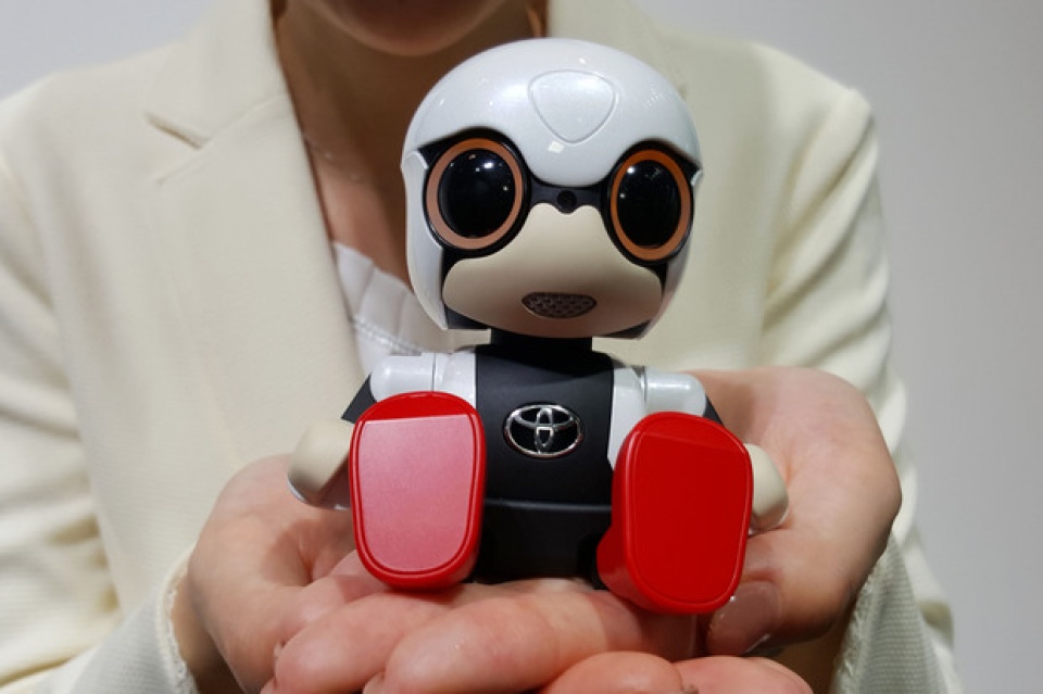 Toyota ra mắt robot Kirobo Mini - bạn đồng hành cho người lái xe