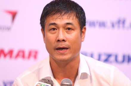 HLV Hữu Thắng: Cần giữ đôi chân trên mặt đất sau chiến thắng thăng hoa