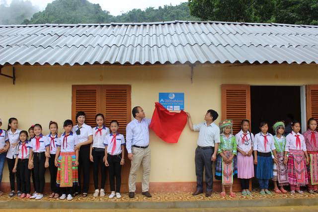 Xây 20 'Nhà bán trú cho em' và 60 'Trường đẹp cho em' trong 2016