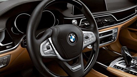 BMW 7 series Rose Quartz: Sang trọng và đẳng cấp
