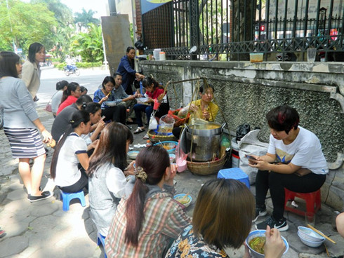 “Văn hóa” bệt trong ẩm thực đường phố Hà Nội