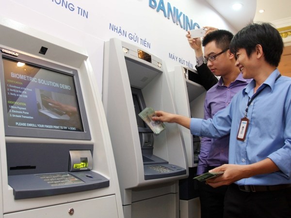 Từ 28/11, chủ thẻ ATM sẽ được hoàn tiền nếu bị mất tiền oan