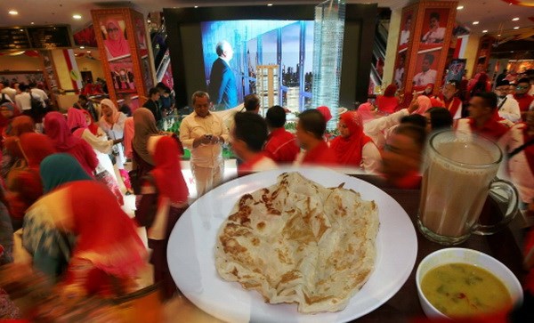 Thủ tướng Malaysia tài trợ bữa sáng miễn phí cho 5.000 người mỗi ngày