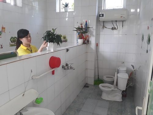 Nhà vệ sinh thân thiện cho học sinhnha ve sinh than thien cho hoc sinh