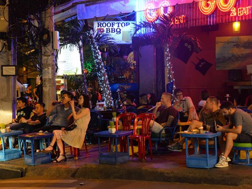 Hà Nội sẽ gỡ bỏ 'giờ giới nghiêm”, khách có thể vui chơi thâu đêm