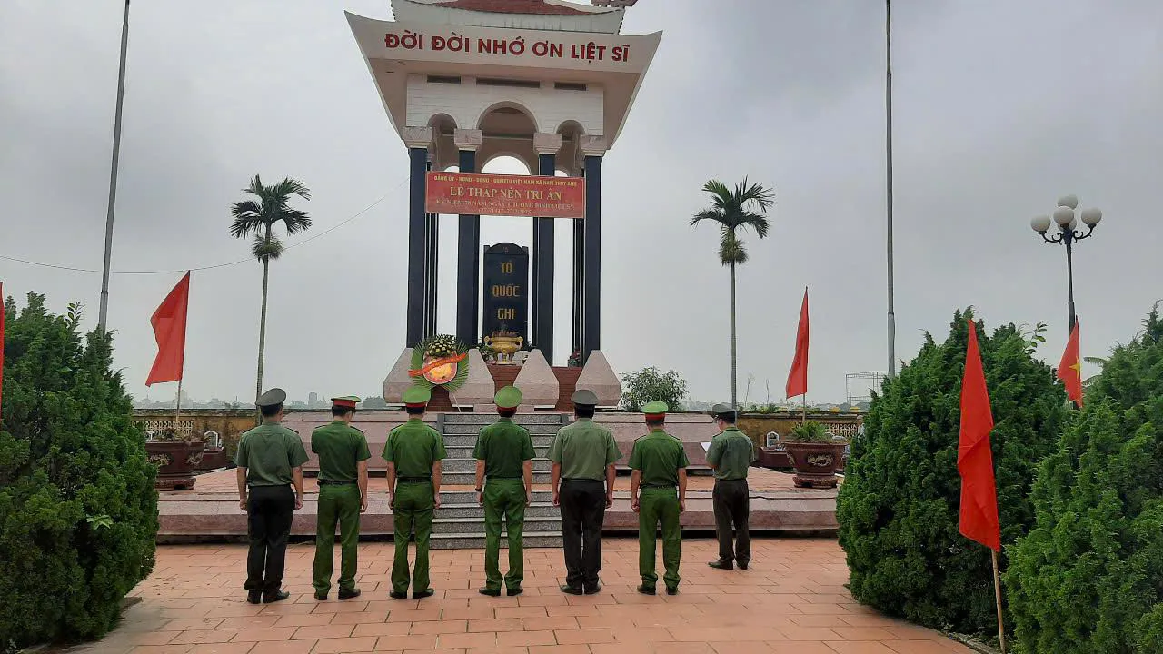 Tuổi 20 đẹp mãi cùng mùa xuân: Trên nóc xe tăng tiến vào Phước Long