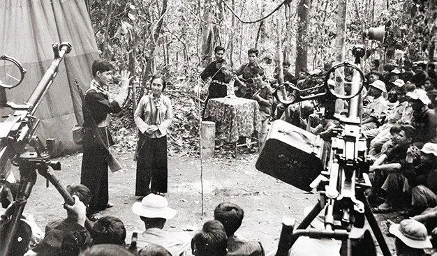 Tuổi 20 đẹp mãi cùng mùa xuân: Đêm liên hoan chia tay nơi rừng biên giới.