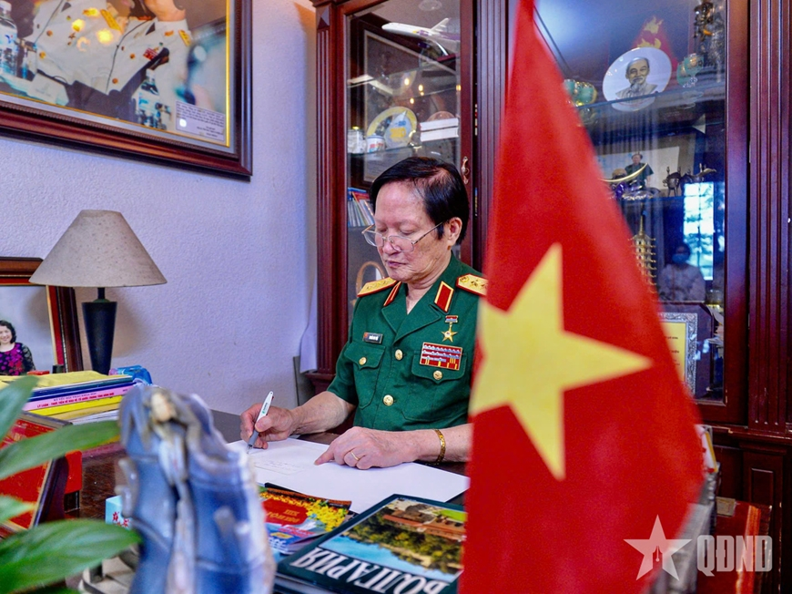 Thượng tướng Nguyễn Huy Hiệu: Từ chiến trường đến hành trình trao truyền tri thức