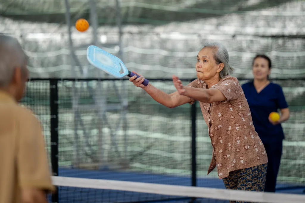 Người cao tuổi tìm niềm vui vận động với pickleball tại viện dưỡng lão