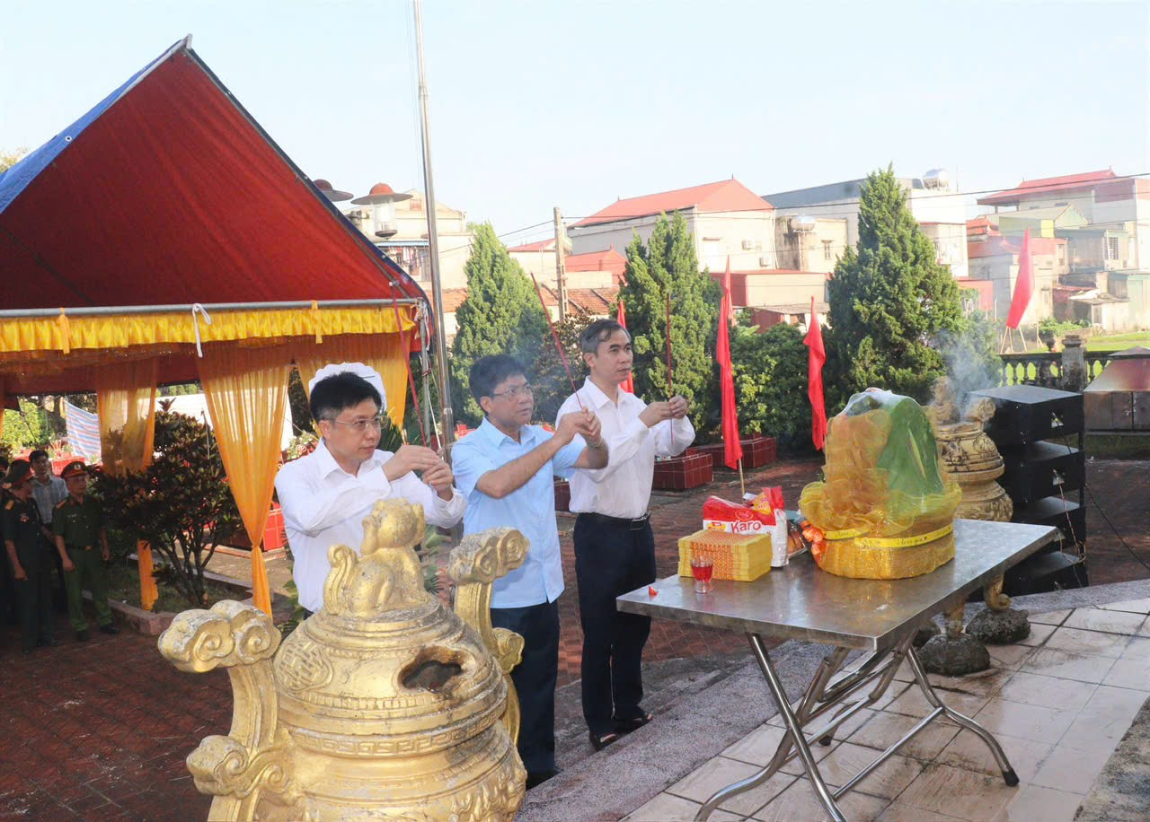 Xã Vụ Bản đẩy mạnh các hoạt động “Đền ơn đáp nghĩa” gắn với thực hiện “Chiến dịch 500 ngày đêm”