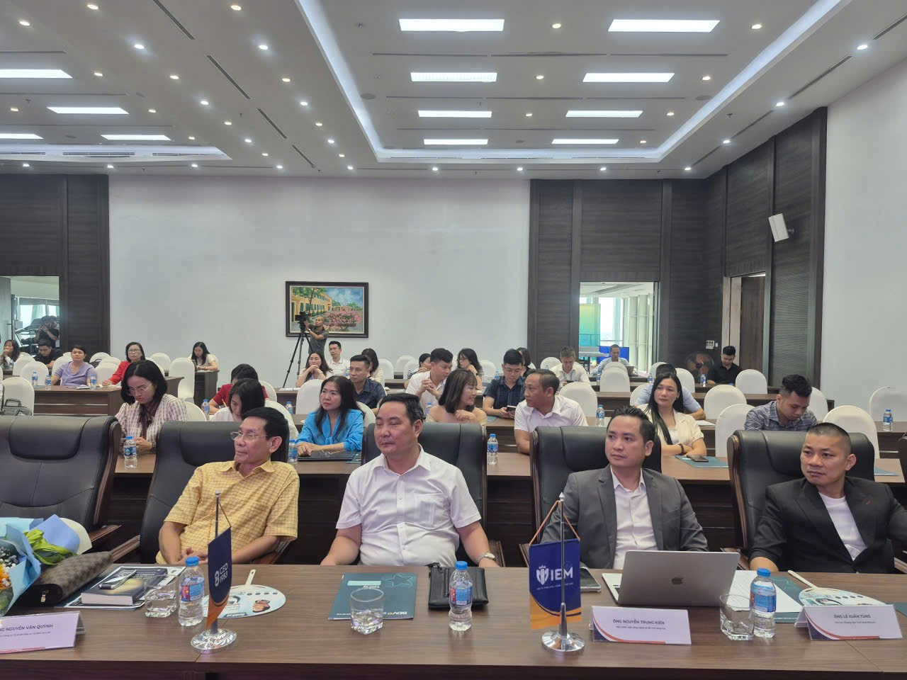 Vấn đề sống còn của doanh nghiệp – Nút thắt và giải pháp cho dòng tiền và nguồn vốn