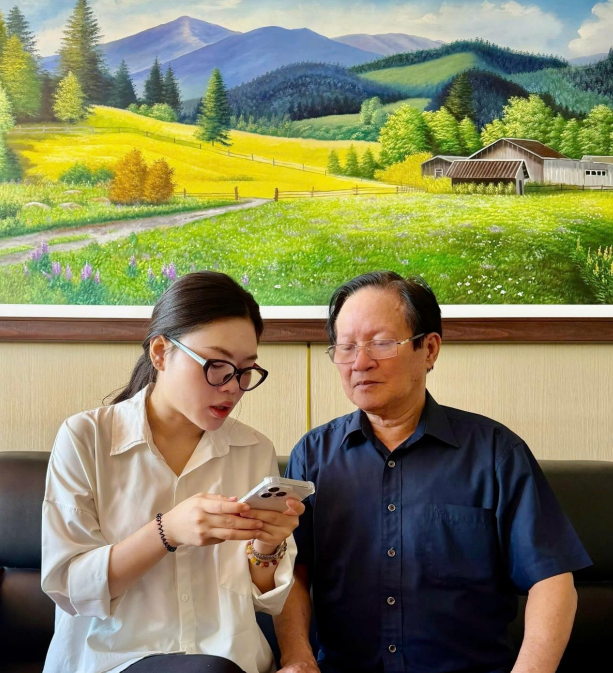 Thanh xuân của vị tướng già và bầu trời bình yên của thế hệ trẻ