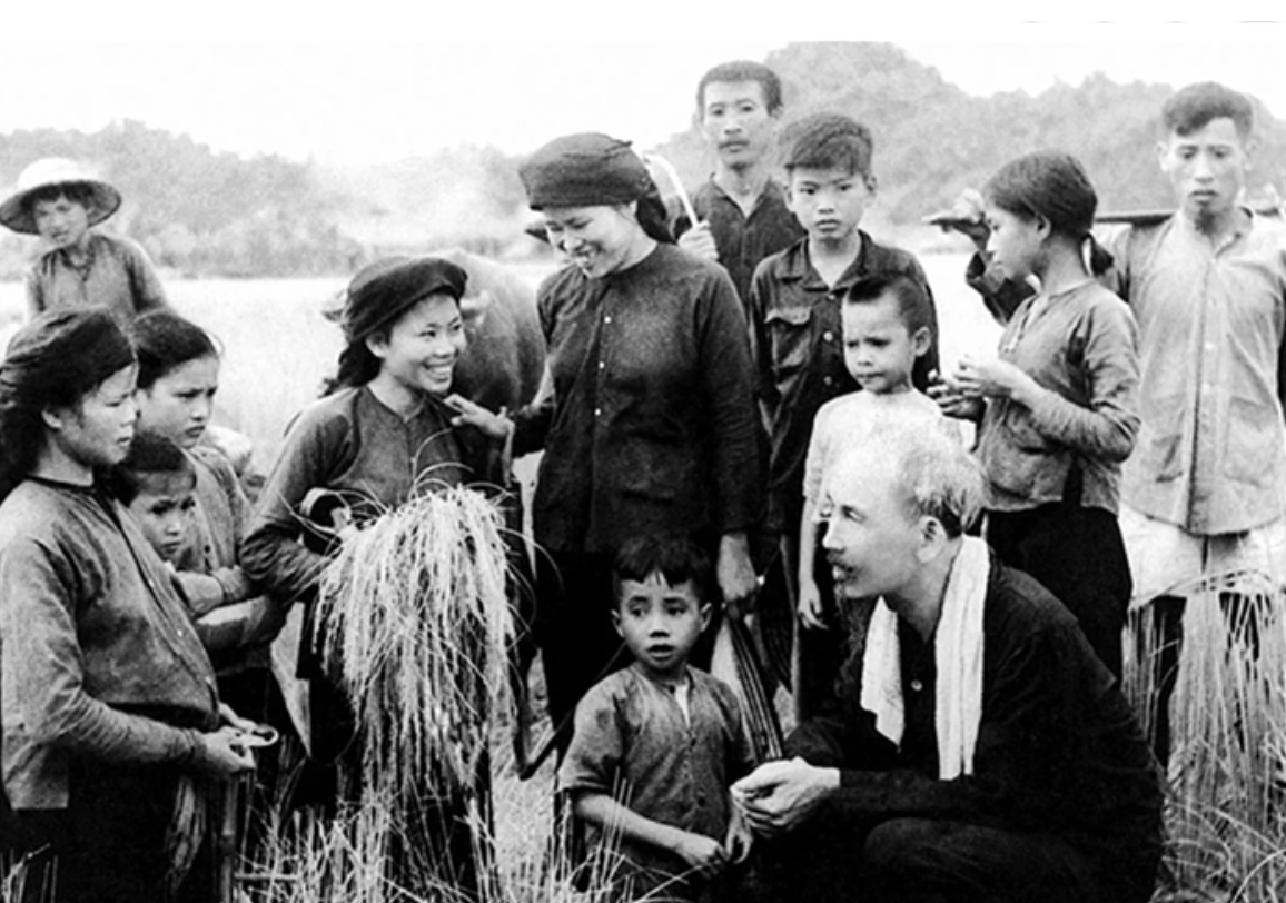 Ánh sáng Hồ Chí Minh soi đường cho chúng ta đi