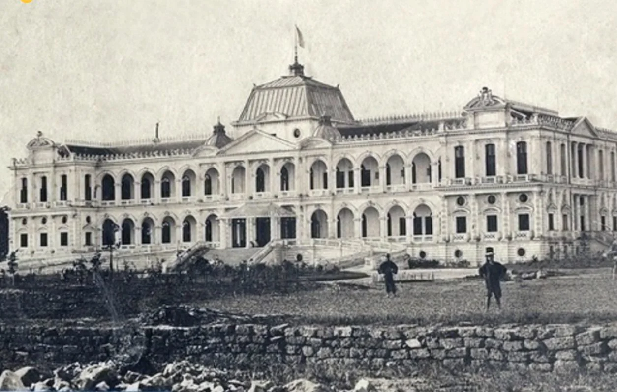 Hoa dầu và tiếng ve