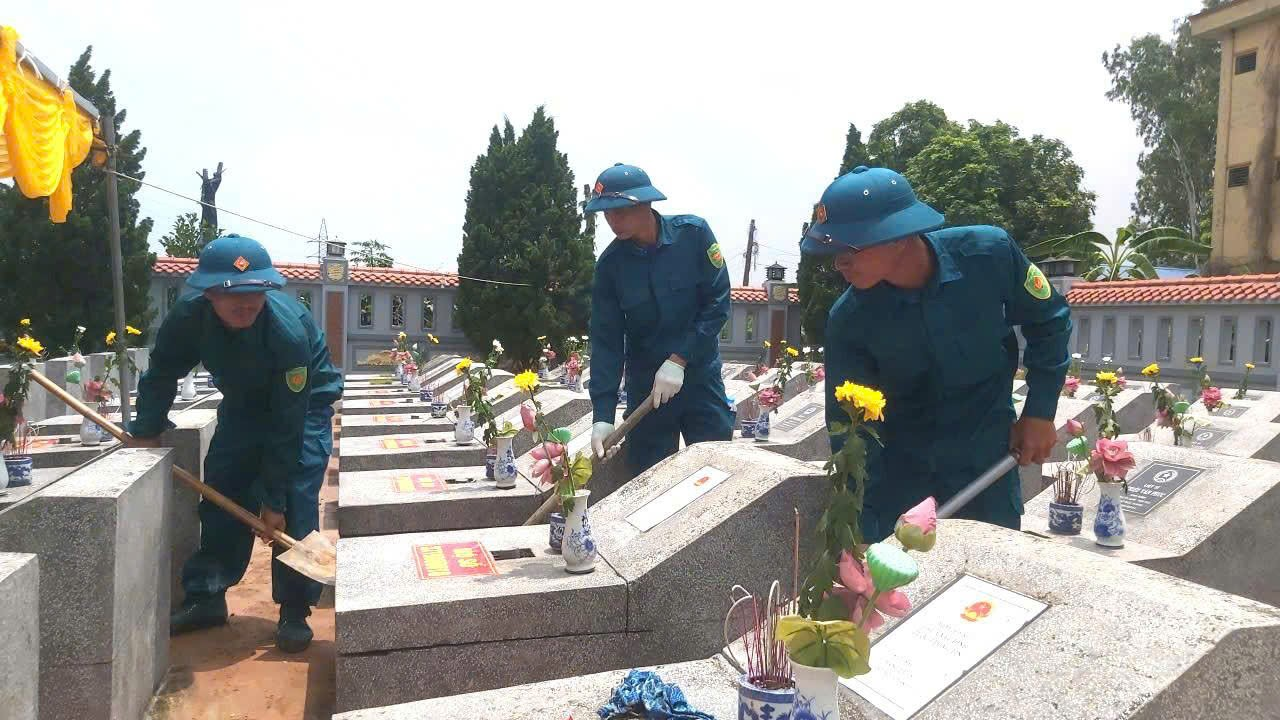 Xã Hiển Khánh hoàn thành sớm công tác lấy mẫu hài cốt liệt sĩ chưa xác định danh tính.
