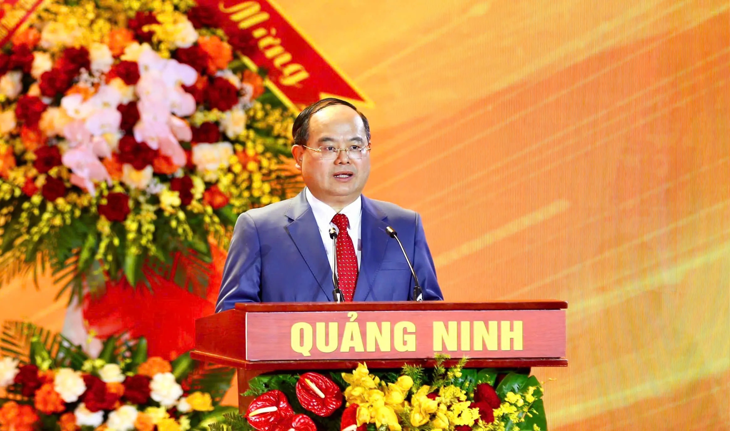 Quảng Ninh: Tổng Bí thư, Chủ tịch nước Tô Lâm trao Nghị quyết của Quốc hội về việc thành lập thành phố Quảng Ninh