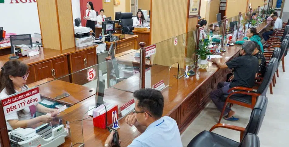 Ngân hàng chuyển hóa nguồn vốn hiệu quả trước biến số lãi suất và tỷ giá
