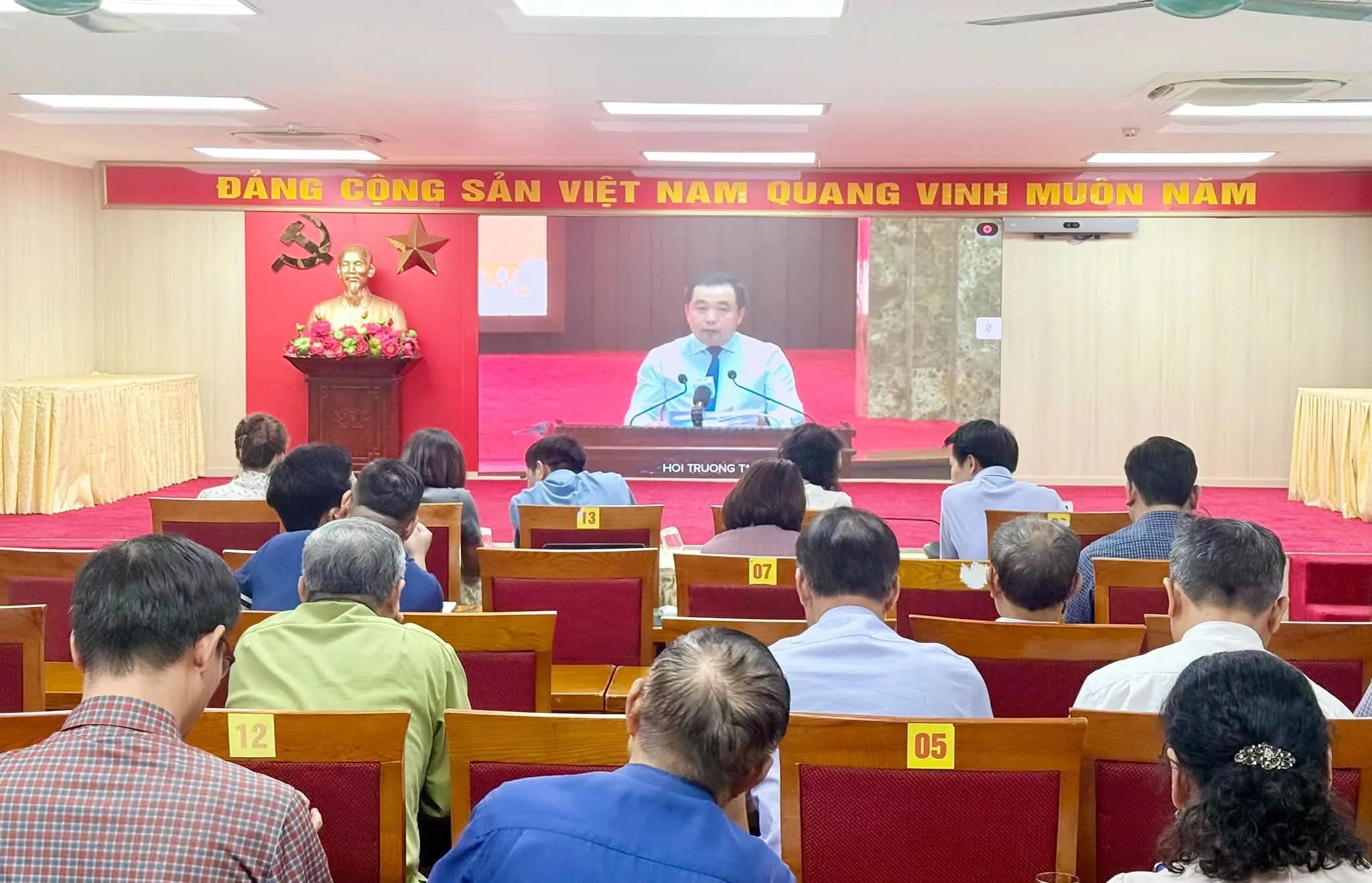 Phường Dương Nội quán triệt, triển khai thực hiện Nghị quyết Trung ương 4 khóa XIV