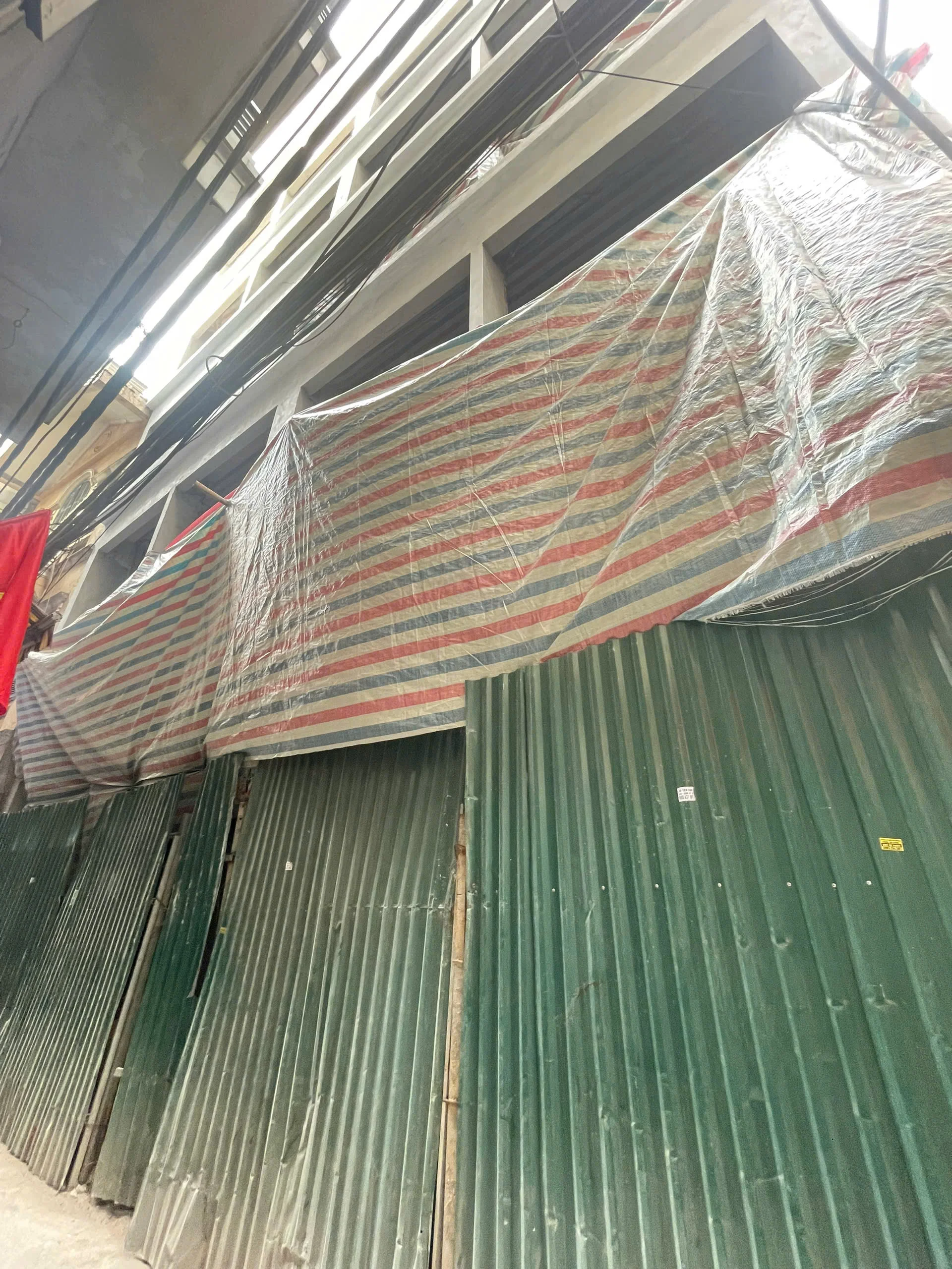 Phường Cầu Giấy: Nỗi băn khoăn còn đó sau lời hứa của chính quyền