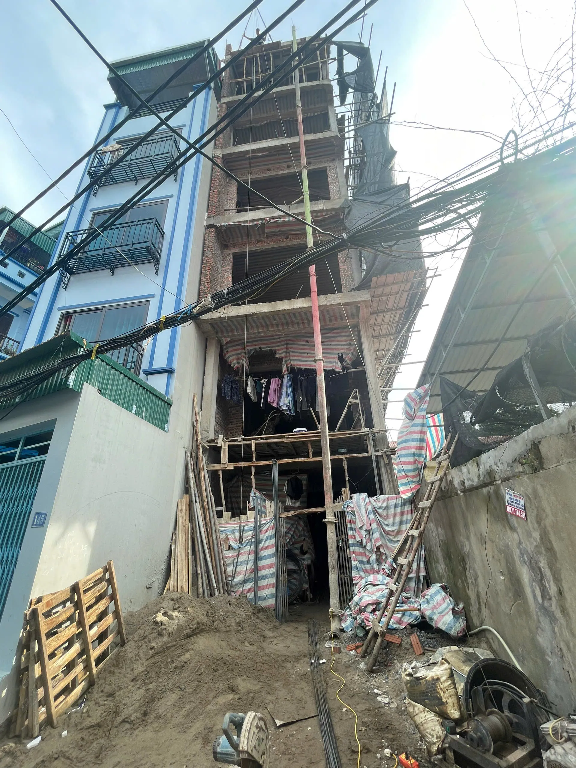Phường Long Biên hướng tới đô thị văn minh: Cần làm rõ phản ánh về trật tự xây dựng tại một số công trình