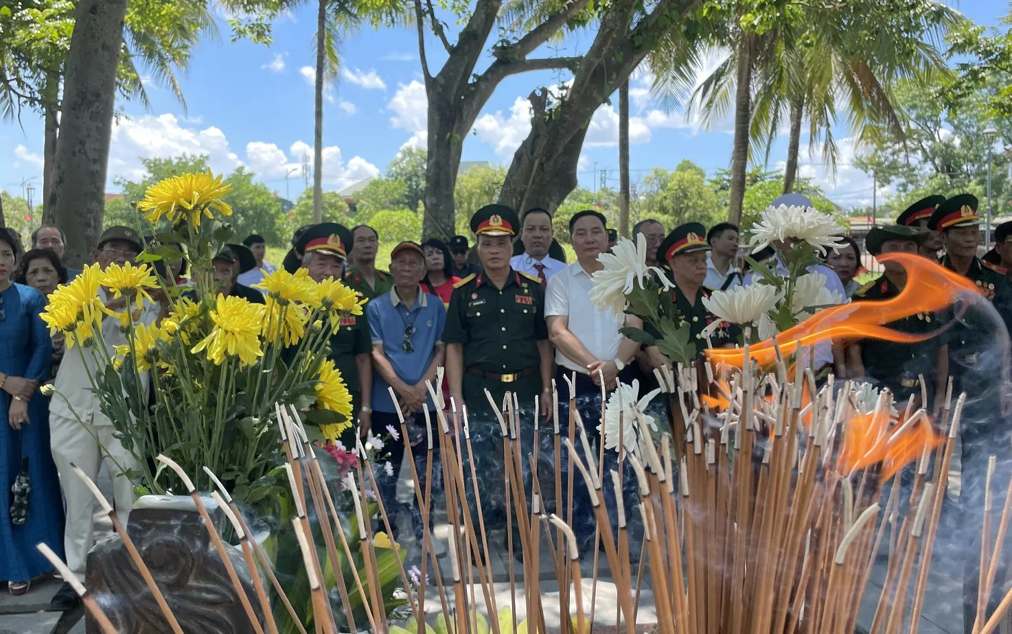 Hành trình tri ân các Anh hùng Liệt sĩ tại Nghĩa trang Liệt sĩ Quốc gia Vị Xuyên