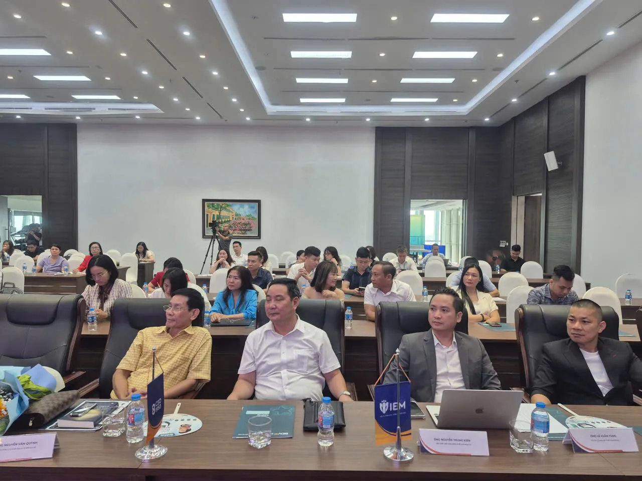 Vấn đề sống còn của doanh nghiệp – Nút thắt và giải pháp cho dòng tiền và nguồn vốn