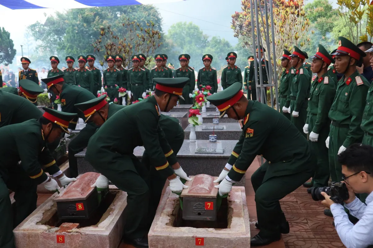 Hành trình tìm lại những người con còn nằm lại nơi chiến trường xưa