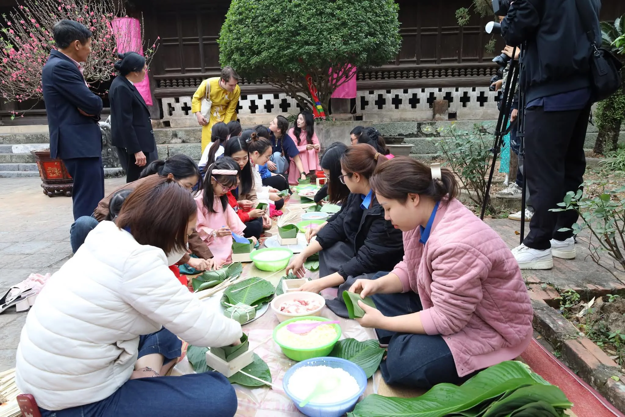 Ấn tượng với Lễ hội tái hiện Tết cổ truyền tại Đình So, Hà Nội