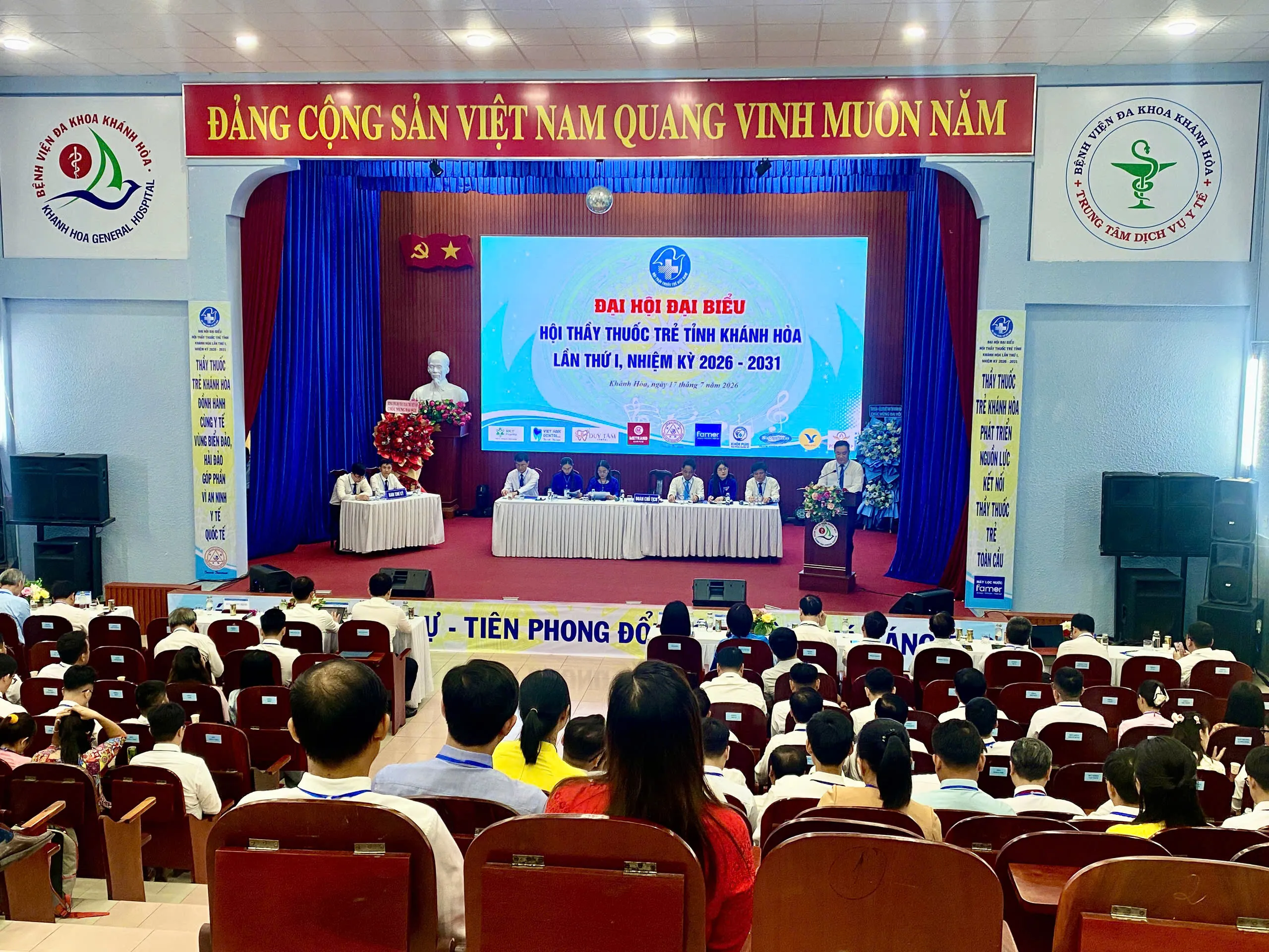 Hội Thầy thuốc trẻ tỉnh Khánh Hòa khám bệnh, phát thuốc miễn phí cho 12.030 lượt người dân
