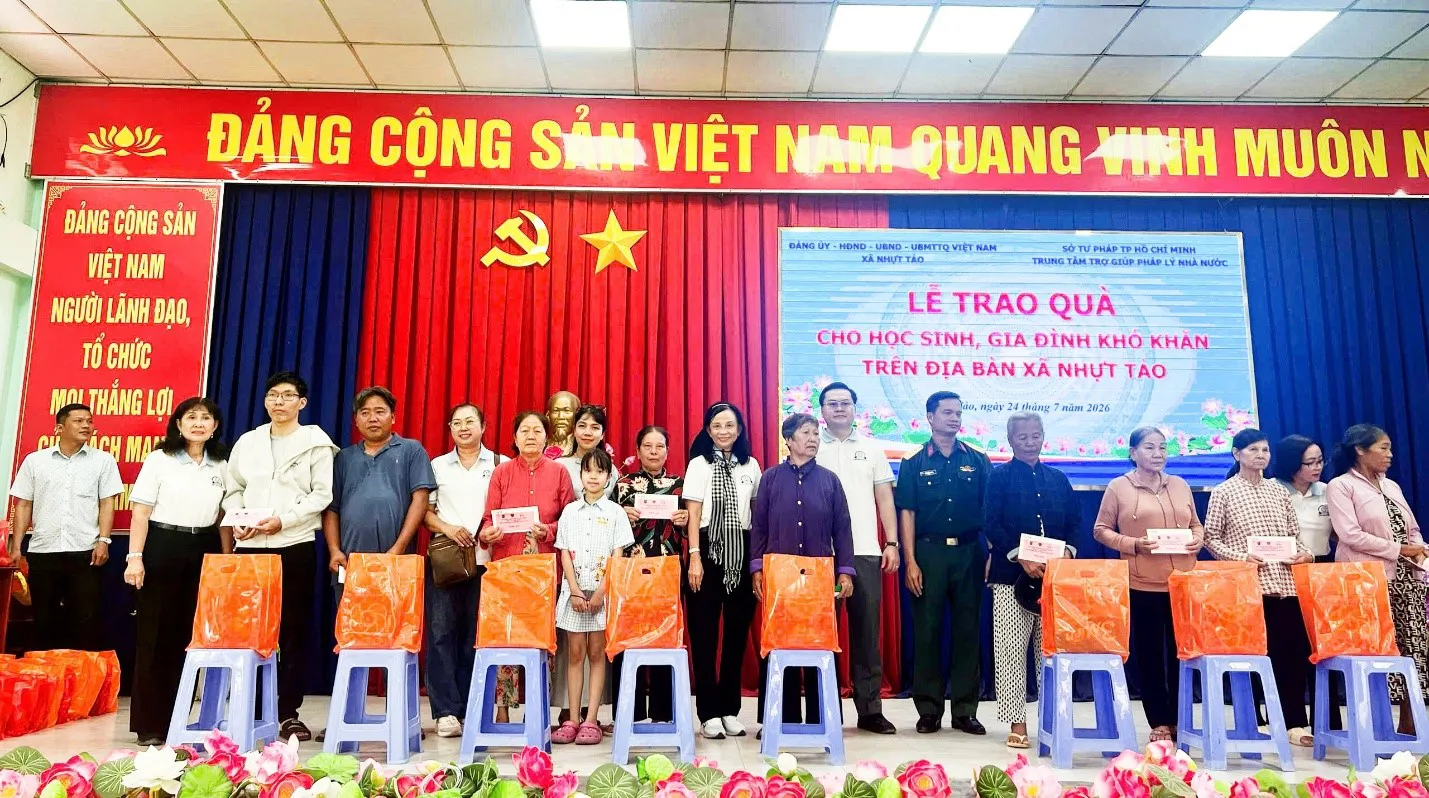 Xã Nhựt Tảo: Trao nhà đồng đội cho hội viên Cựu chiến binh 