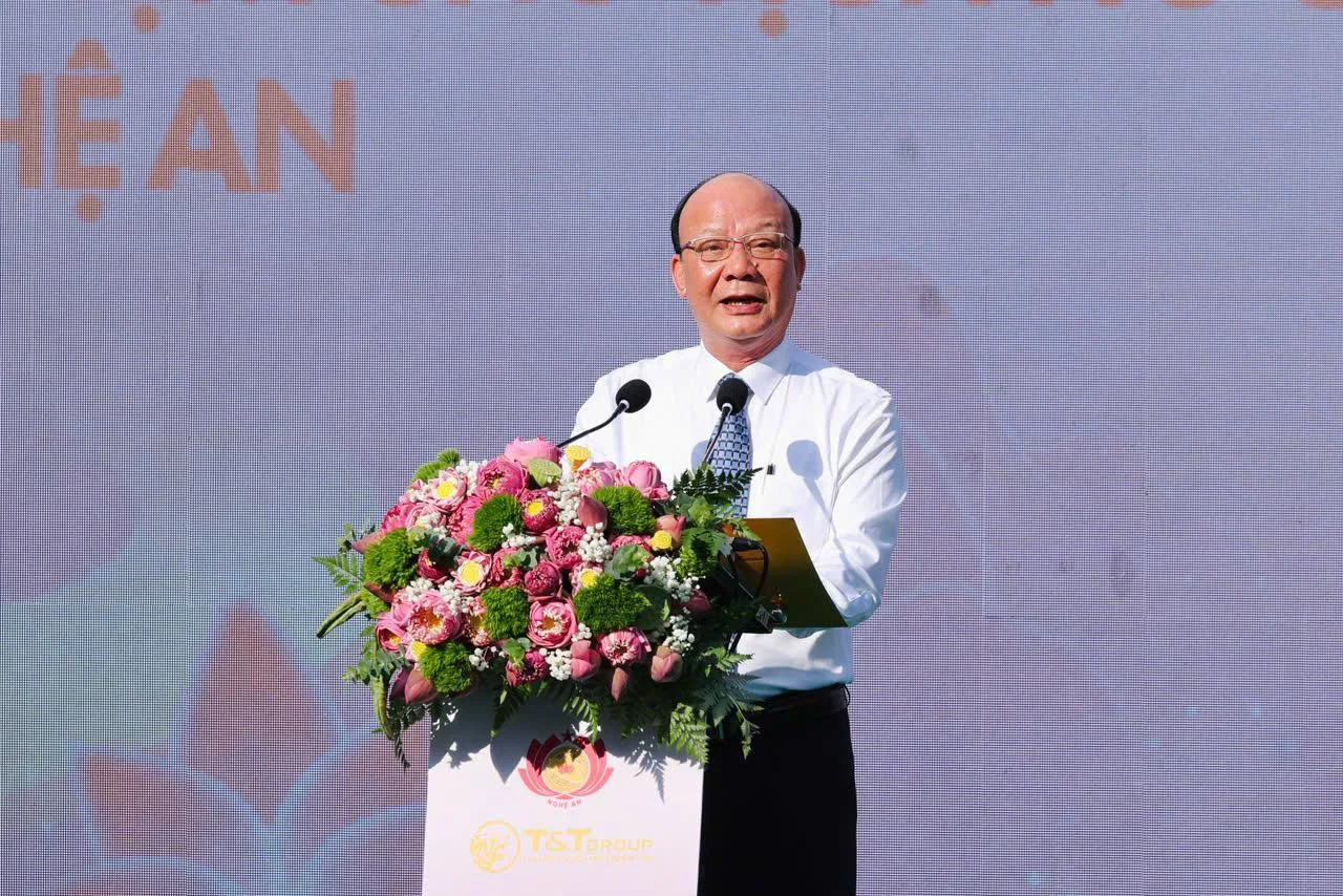 Khánh thành công trình Thác 9 tầng tại quê hương Bác Hồ