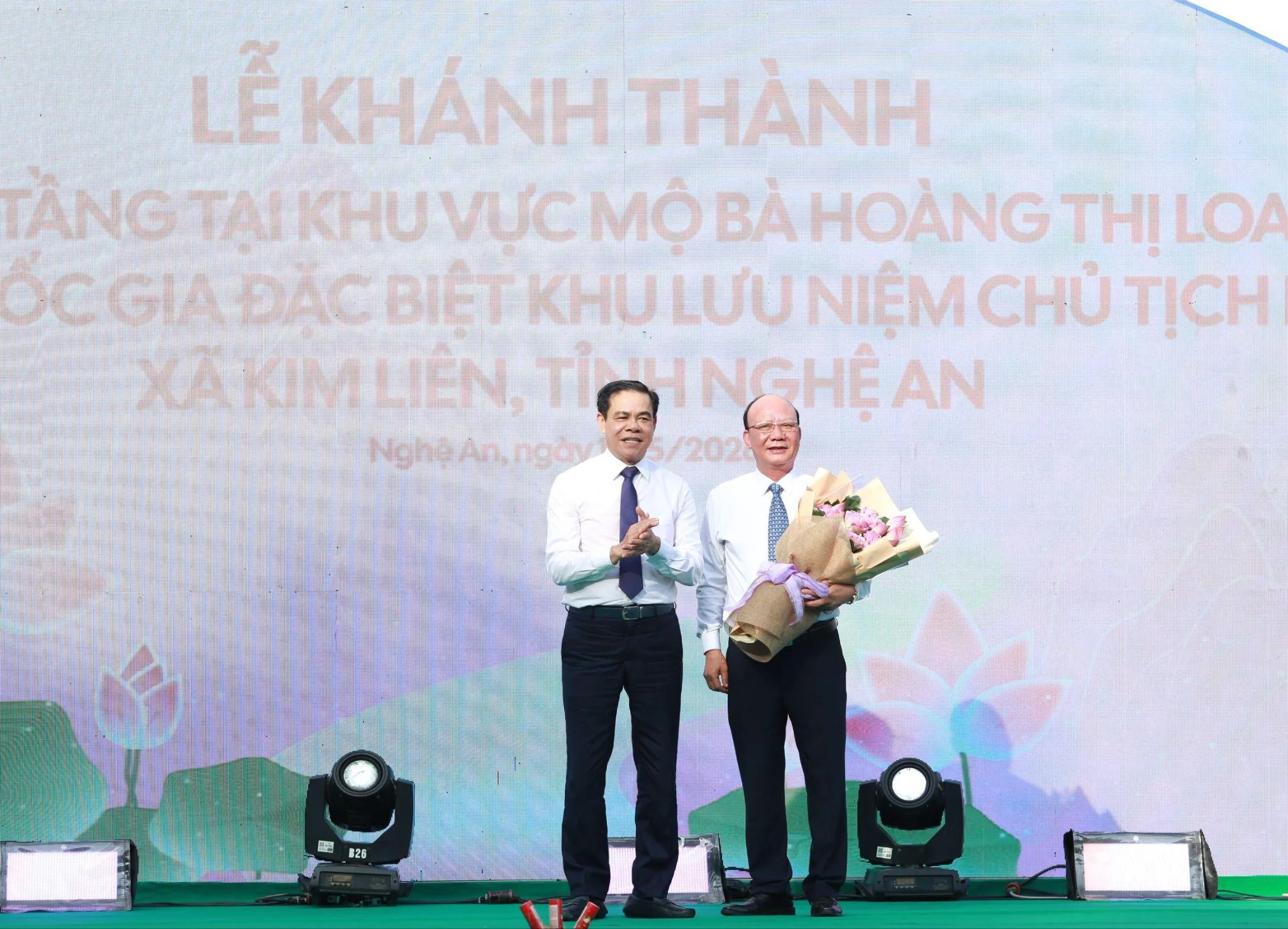 Khánh thành công trình Thác 9 tầng tại quê hương Bác Hồ