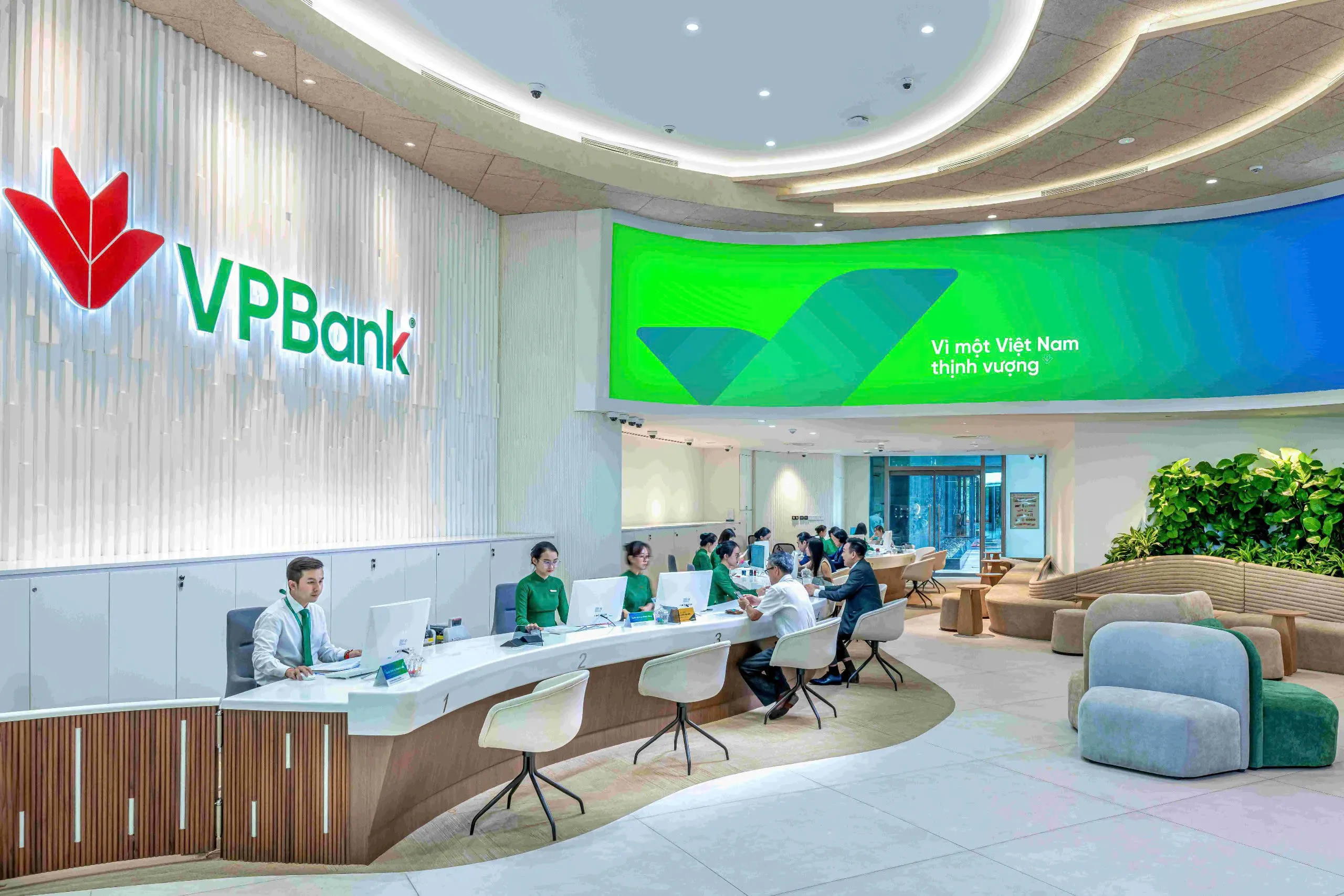 Khai trương VPBank Thạch Bàn 