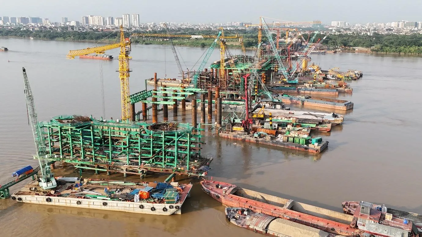 Đại công trường Cầu Trần Hưng Đạo ngày đêm bứt tốc, sẵn sàng lắp dựng vòm thép vô cực