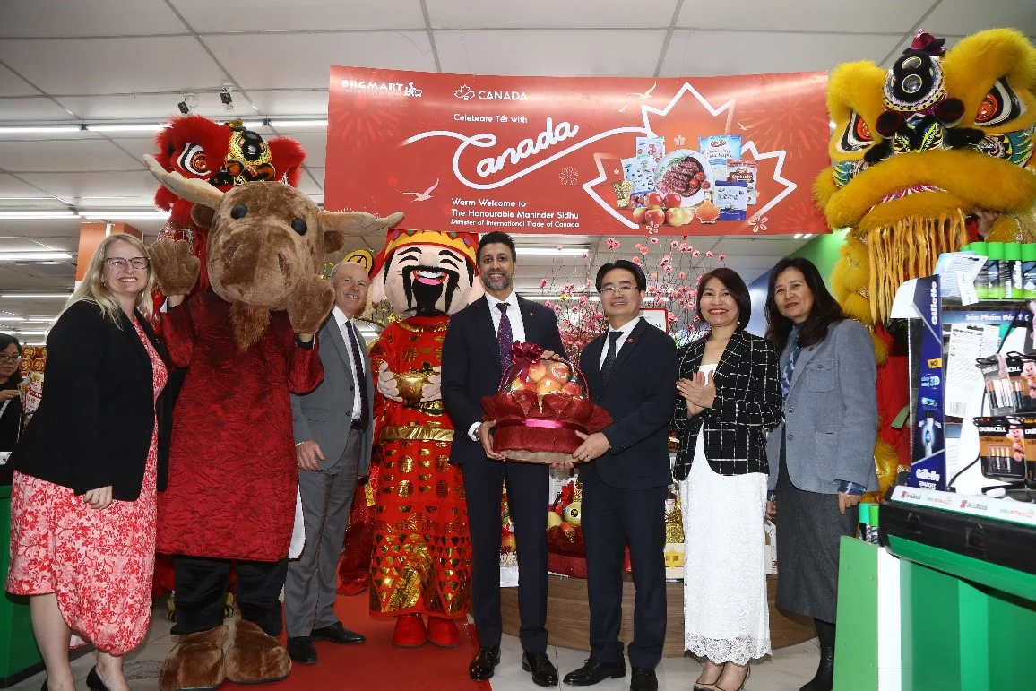  Bộ trưởng Bộ Thương mại Quốc tế Canada thăm siêu thị BRGMart Phạm Ngọc Thạch