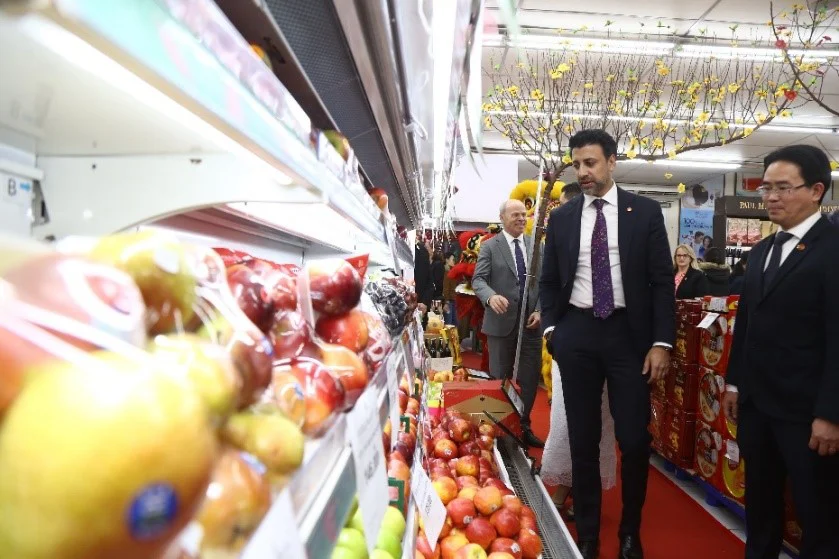  Bộ trưởng Bộ Thương mại Quốc tế Canada thăm siêu thị BRGMart Phạm Ngọc Thạch