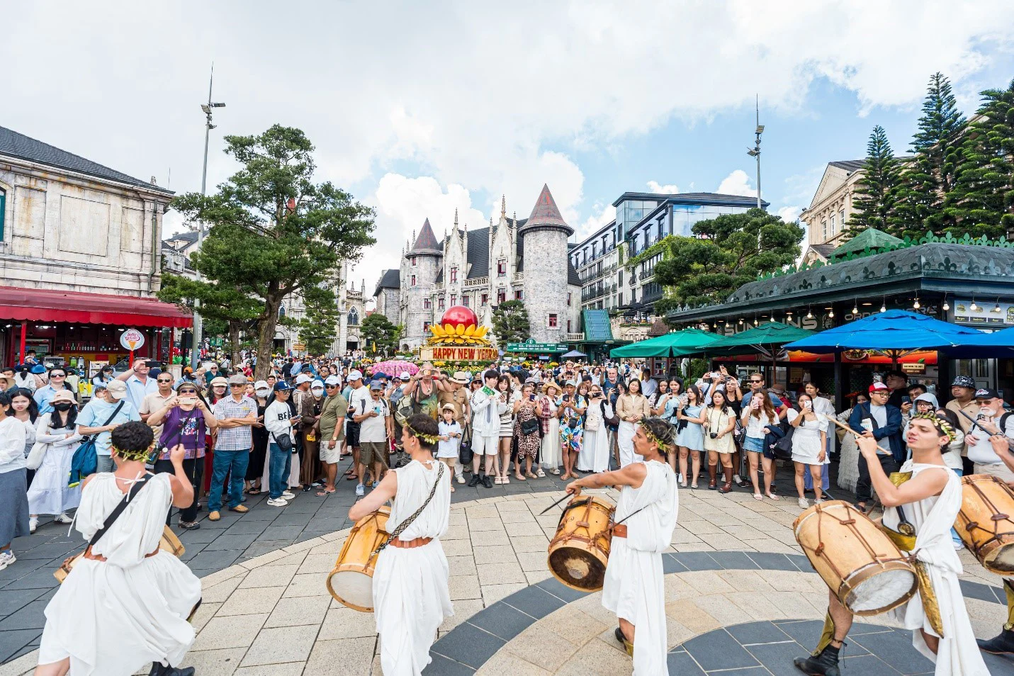 Không chỉ có Lễ hội hoa Tulip trên đỉnh Bà Nà, đây mới là lý do khiến Đà Nẵng hút khách trong tháng 3