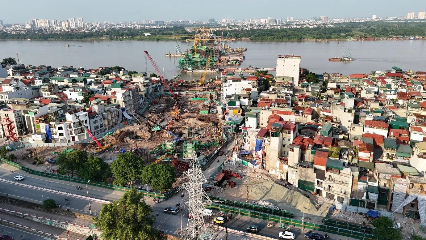 Đại công trường Cầu Trần Hưng Đạo ngày đêm bứt tốc, sẵn sàng lắp dựng vòm thép vô cực