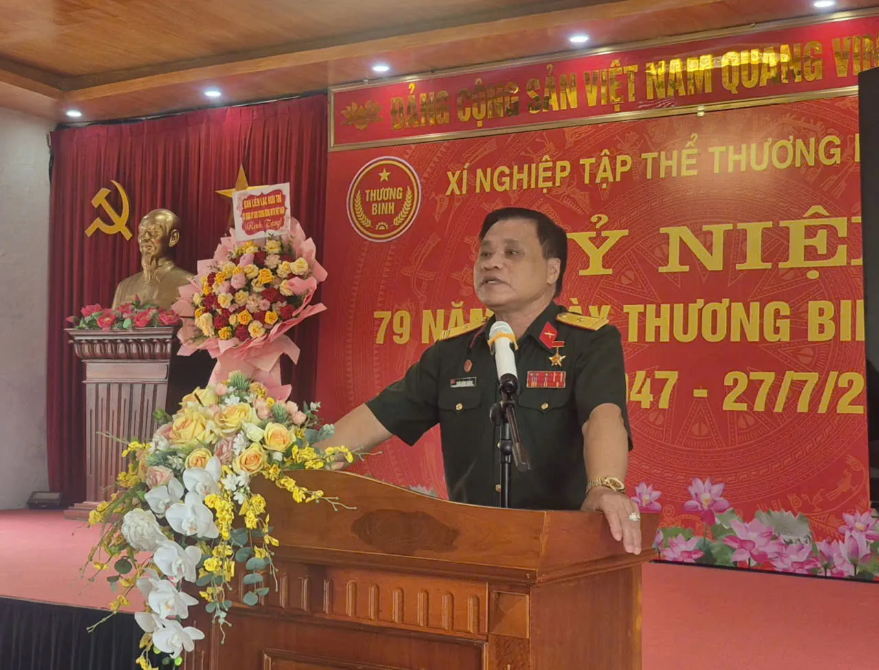 Đoàn đại biểu Thương binh, gia đình Liệt sĩ Cơ quan UBTƯ MTTQ Việt Nam thăm Xí nghiệp tập thể Thương binh Quang Minh - Hải Phòng