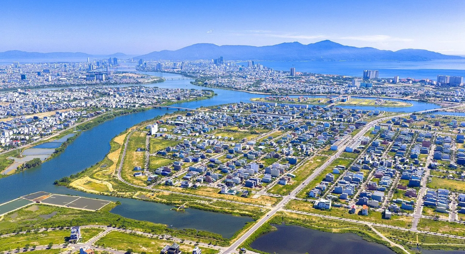 “Choáng” với tiến độ pháp lý các tòa căn hộ Sun Group tại Đà Nẵng