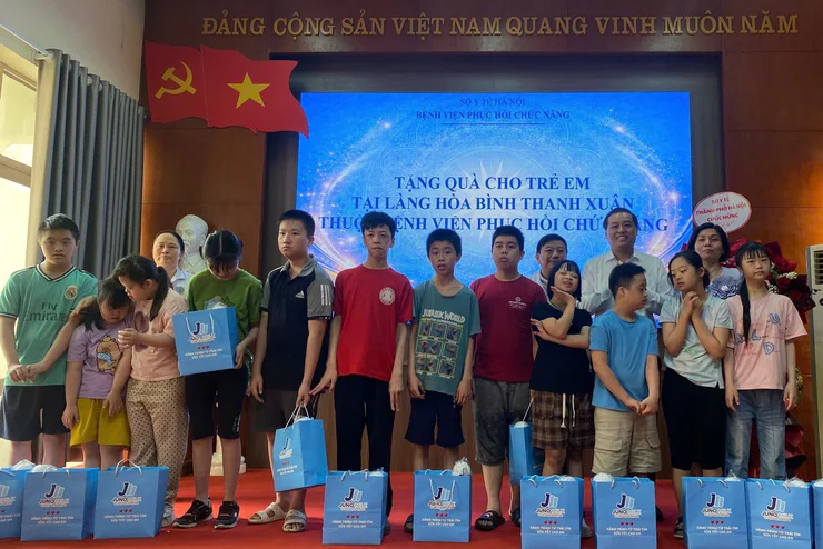 Những hoạt động sôi nổi kỷ niệm ngày Người khuyết tật Việt Nam