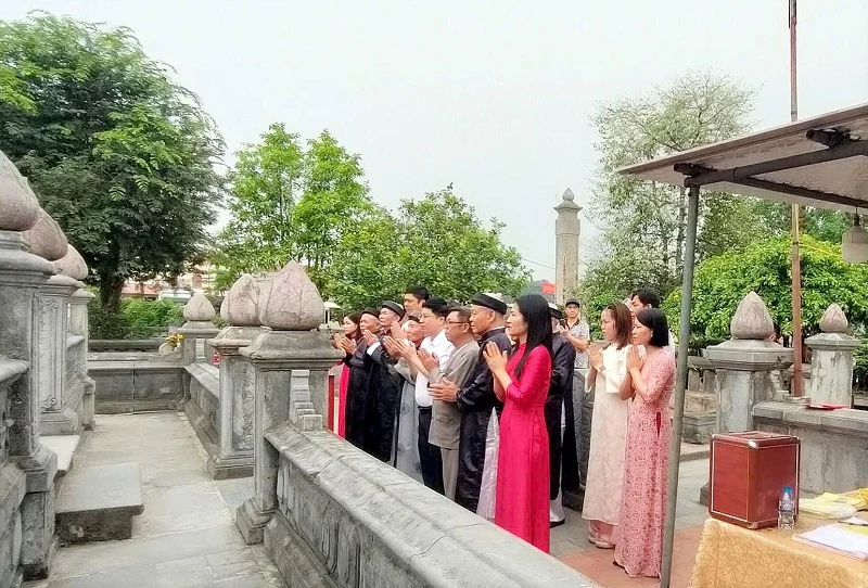 Xã Vụ Bản dâng hương khai mạc Lễ hội Phủ Dầy năm 2026