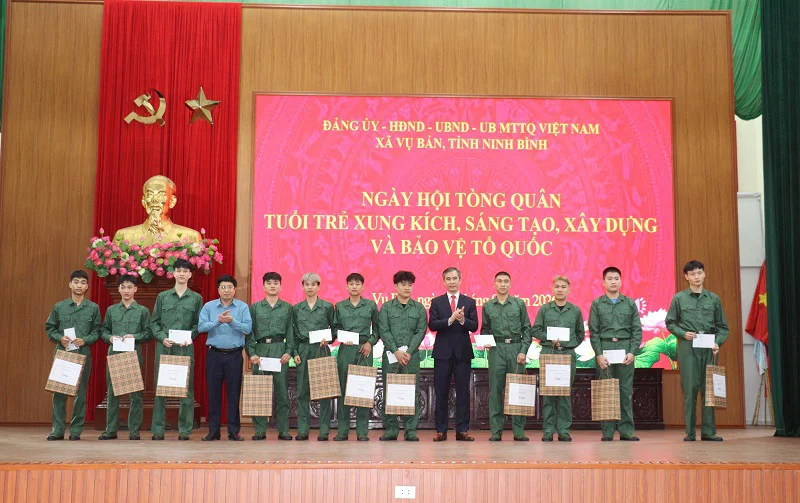 Xã Vụ Bản tổ chức