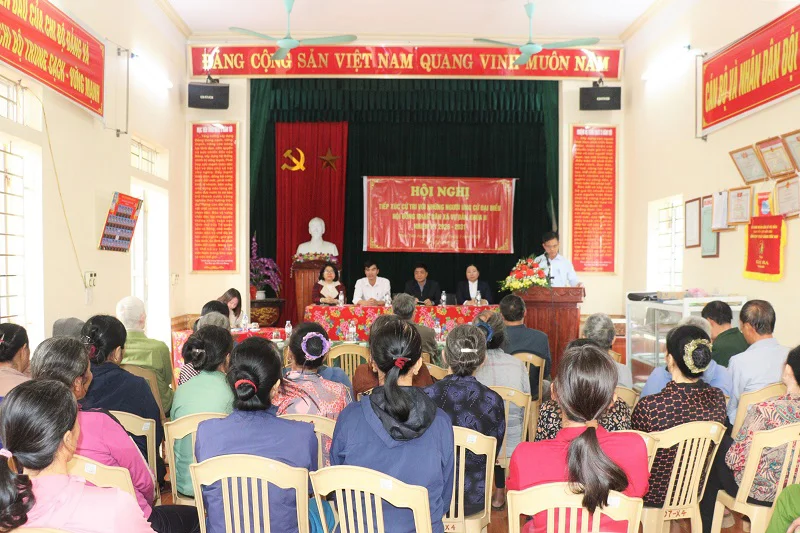 Bí thư Đảng ủy và những người ứng cử đại biểu HĐND xã Vụ Bản, nhiệm kỳ 2026 – 2031 tiếp xúc với cử tri tại đơn vị bầu cử số 2