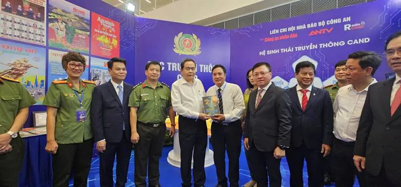 Từ “Con đường tương lai” đến mô hình kinh tế mới trong thời đại AI