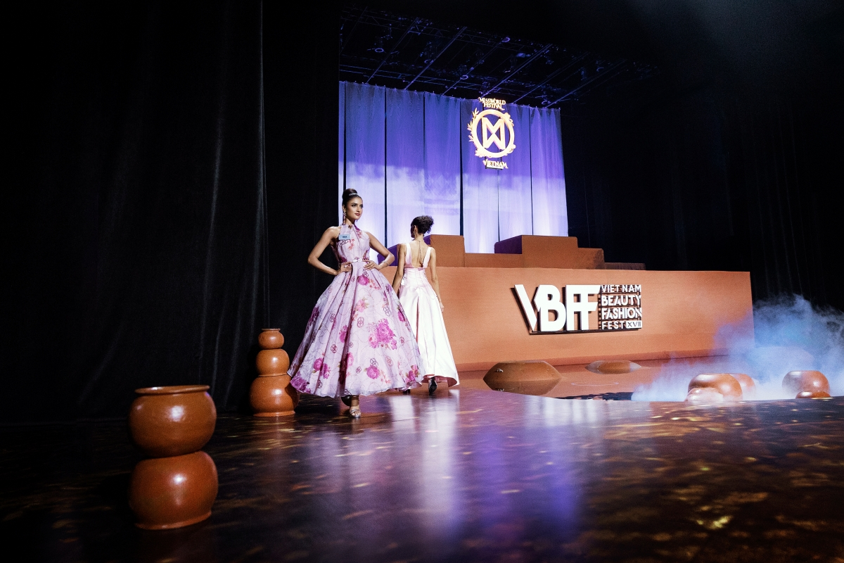 Bộ sưu tập The Aura of Elise sáng chói trong đêm thi Top Model của Miss World 2026