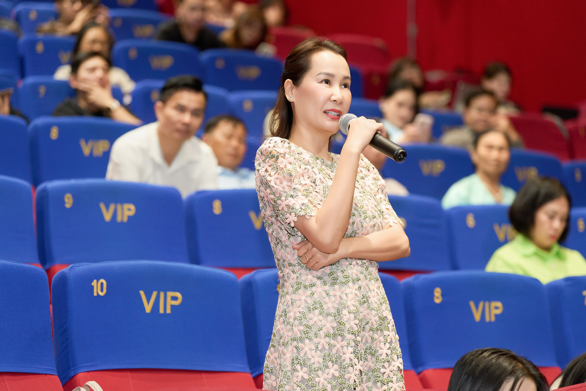 Dương Trường Giang ấn tượng mạnh với quán quân Tiếng hát Hà Nội Đặng Ngọc Anh