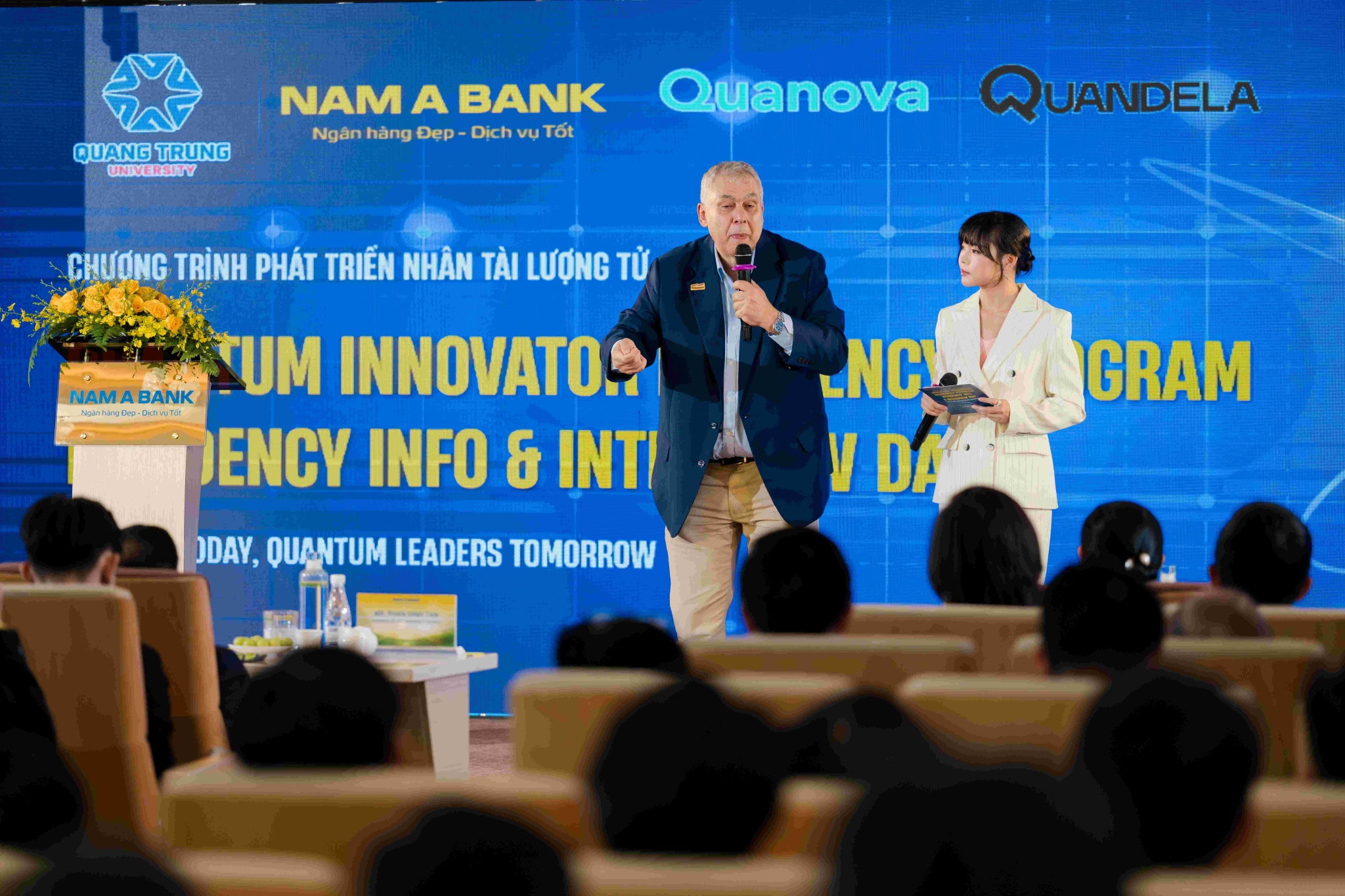 Nam A Bank tham gia phát triển nhân lực khoa học lượng tử