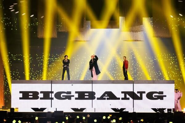 90.000 người đến Mỹ Đình: Đi xem BIGBANG hay đi tìm lại thanh xuân?