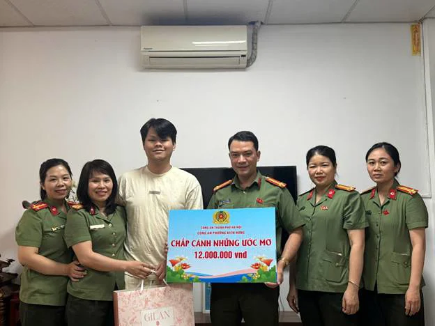 Nghĩa cử cao đẹp của những chiến sĩ Công an phường Kiến Hưng